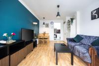 Chic 1-Bed Dublin Flat with Balcony Near Jameson Distillery and 15 Mins to Centre - Chambres d’hôtes Dublin