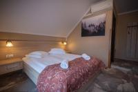 Queen Room with Balcony and Spa Access