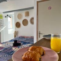 Le Petit Bleu - Studio cosy proche Théâtre Antique - B&B Orange