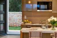 Studio mit Poolblick