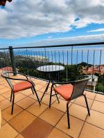 Doppelzimmer mit Balkon und Meerblick