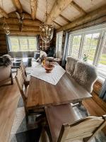 Modern Hand-Crafted Log Cabin - B&B Dovreskogen