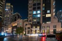 Stunning 2BR with Burj Lake View at The Residences - B&B Dubái