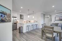 Park Blvd Paradise 304 New construction, king bed! - B&B San Diego