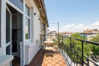 Cozy 2BDR Balcony Apt with View in Historic Center - B&B Sofia