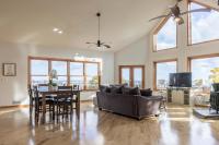 Fall Colors Getaway Walk to Downtown & Ferry - B&B Saint Ignace