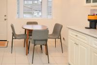 Home Base Van West 5 Bedrooms - Chambres d'hôtes Vancouver