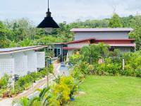 Standard King Room with 2 King Beds with Garden View