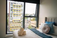 270 Degree Views, Ultra Lux CBD 2B2B, Pool Gym and Parking - Chambres d’hôtes Melbourne