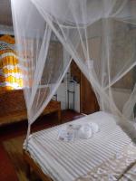 Two crazy monkeys - B&B Bachauan