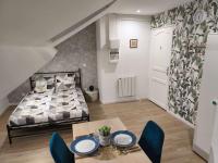 Chic Studio with Parking in Charleville-Mézières - Ferienwohnung Charleville-Mézières