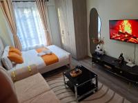 Staycation with Ryn - B&B Ruaka