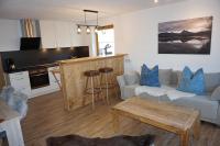 Apartment with Mountain View