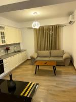 Flat in Tirana - Modern & Cozy - B&B Tirana