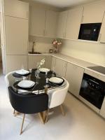 Design Chaleureux, appartement - B&B Fontainebleau