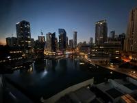 810 Elegant Marina View Apartment Near Tram, Dining & Nightlife, Bay Cental - Chambres d'hôtes Dubaï