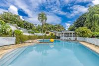 Le Curaçao, kaz dans jardin tropical avec piscine - B&B Petit-Bourg