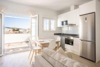 Deluxe One-Bedroom Apartment with Ocean View