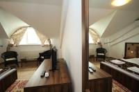 King Room with Street View
