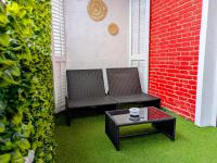 THE ROOM - APARTMENT IN LLORET - B&B Lloret de Mar