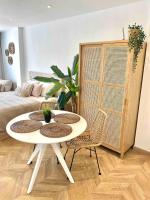 Renovated studio with Communal Pool & Close to beach - Chambres d'hôtes Nerja