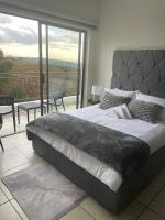Stylish ONE-Bedroom in a Modern Residential complex - B&B Johannesburg