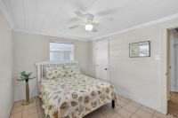 Cozy 3 bedroom beach home at Lemon bay - B&B Englewood