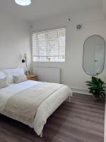 Modern Apartment - Free Parking - Close To Metro - B&B London