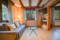 Escapada Natural con Parking, Vistas y Jardín - B&B Sant Julià de Lòria