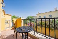 Serene 2BR Villa, Minutes Drive to Miracle Garden and Dubai Butterfly Garden, Steps from Golf Course, Palmera 2, Arabian Ranches by Deluxe Holiday Homes - Chambres d'hôtes Dubaï