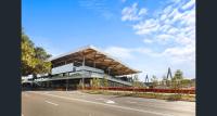 Modern One Bedroom Apartment in Forest Lodge Near Sydney CBD Sleeps Four - Chambres d'hôtes Sydney