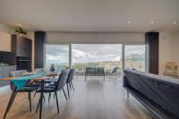 Ridge View Rooms - in a Shared Apartment - Sea Views - B&B Mellieha