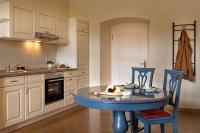 One-Bedroom Apartment with Park View