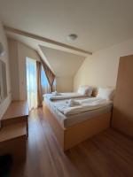 PM Services Royal Plaza Apartments - Ferienwohnung Borowez