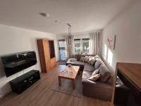 Wagner Apartment Bayreuth FeWo - Erdgeschoss - nähe Festspielhaus - 2 Schlafzimmer - Boxspringbetten - große Küche - Dusche - Badewanne - extra WC - Terrasse - Ferienwohnung Bayreuth