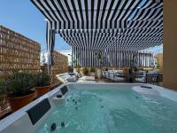 10Pax Terraza minipiscina-jacuzzi Parking free - B&B Seville
