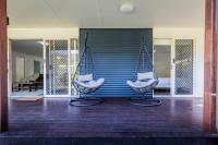 Bayview – Pet Friendly, 3BR Fenced Yard, Central Agnes Water, Beach, Town & 1770 - B&B Agnes Water