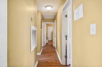 Spacious Family Stay, Large Dining,3 Cozy Bedrooms - B&B Hampton