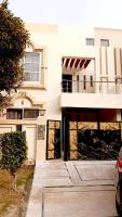 3 Bedrooms Full Furnished Home in Bahria Town Lahore Sector B - Chambres d'hôtes Lahore