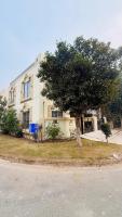 3 Bedrooms Full Furnished Home in Bahria Town Lahore Sector B - Chambres d'hôtes Lahore