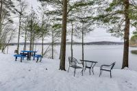 All-Season Lake Wallenpaupack Condo w/ Views - B&B Greentown