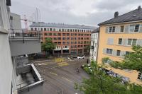 Leaf Apartment in Zurich Oerlikon - B&B Zúrich
