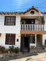 Hostal la 17 - B&B Socorro
