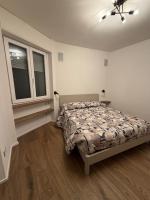 Two-Bedroom Apartment with Mountain View