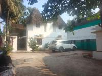 Sri Balaji Guest House Near Auroville Beach - B&B Kalabam