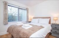 Mercury Holiday Homes - 2 Bedroom Macewen Drive Free Parking - Chambres d'hôtes Inverness