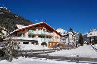 Two-Bedroom Deluxe Apartment with Balcony