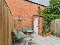 Chester Cottage - Romantic 1-Bed Cottage, Cirencester with Log Burner - B&B Cirencester