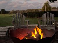 Riverglen Country Escape, Pool & River views - B&B Chatham