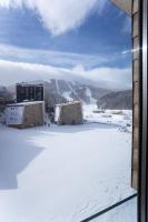 Three-Bedroom Apartment with Mountain View